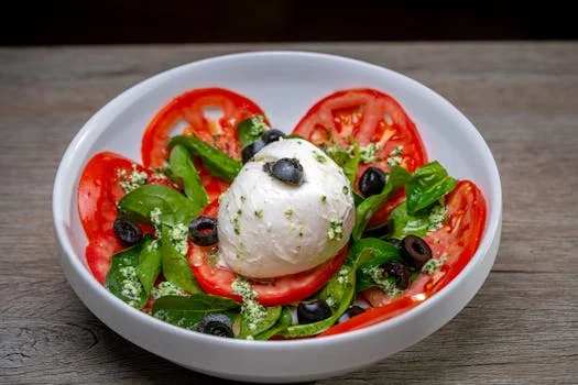 buffalo mozzarella caprese salad